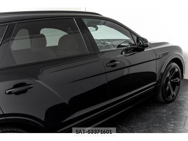 Bentley BENTAYGA 2021-10 8647975-9