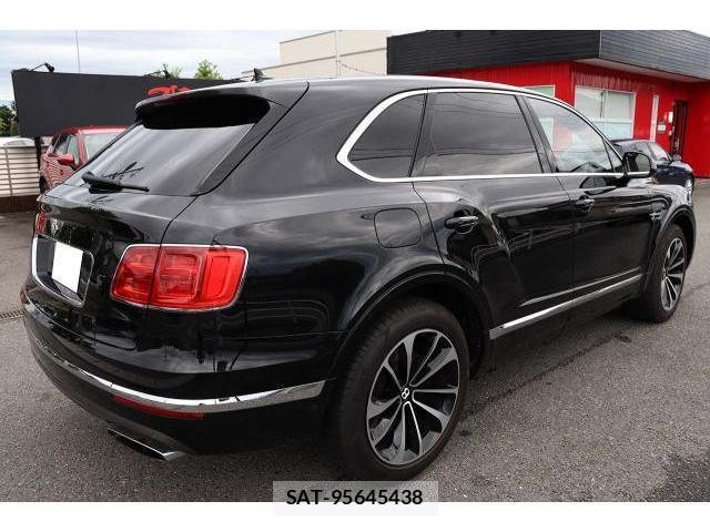 Bentley BENTAYGA 2016-12 8650873-6