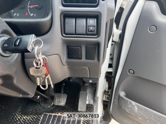 Mazda BONGO VAN 2019-03 8652426-14