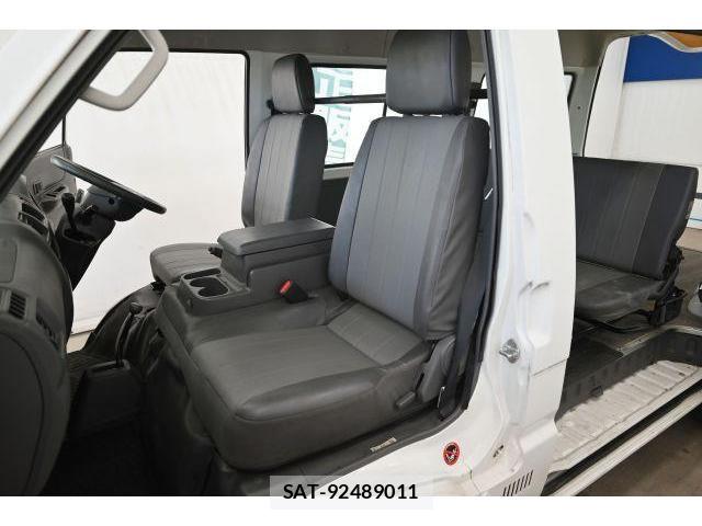 Mazda BONGO VAN 2015-01 8652884-7