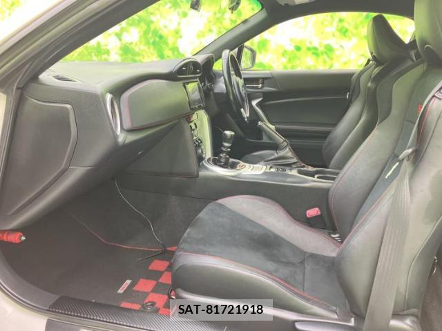 Subaru BRZ 2017-01 8647957-5