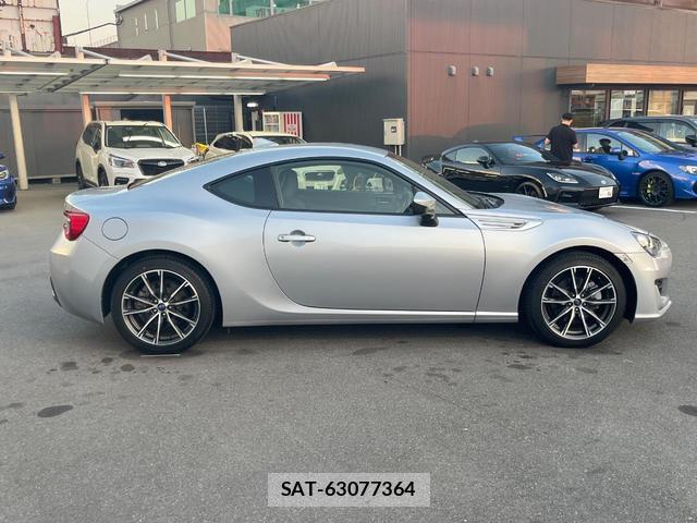 Subaru BRZ 2017-12 8649955-16