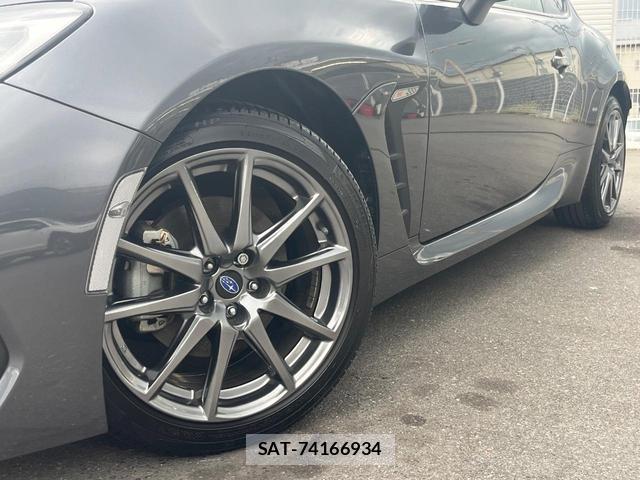 Subaru BRZ 2021-10 8649962-11