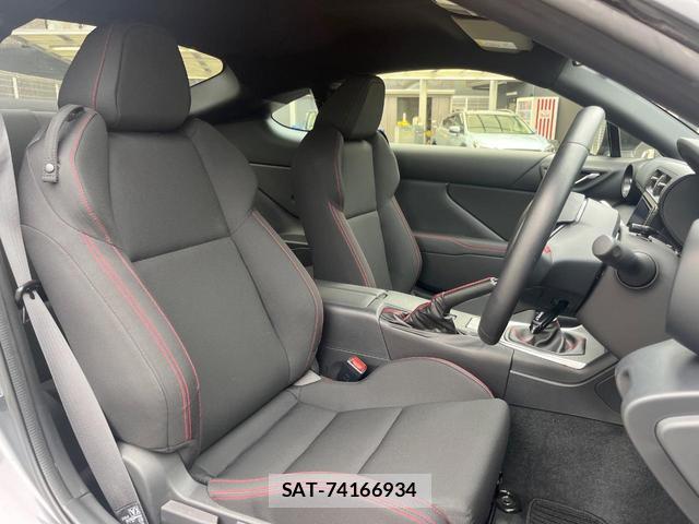 Subaru BRZ 2021-10 8649962-8