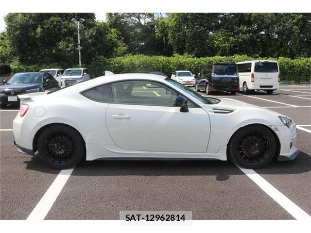 Subaru BRZ 2014-04 8651873-15