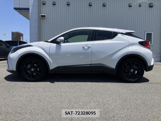 Toyota C-HR 2021-11 8646815-1