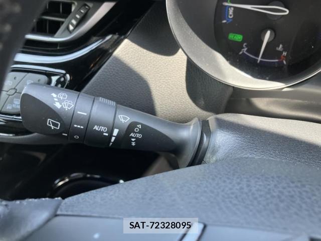 Toyota C-HR 2021-11 8646815-15