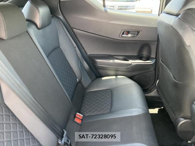Toyota C-HR 2021-11 8646815-4