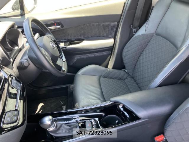 Toyota C-HR 2021-11 8646815-5
