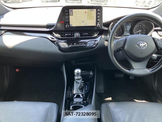 Toyota C-HR 2021-11 8646815-8