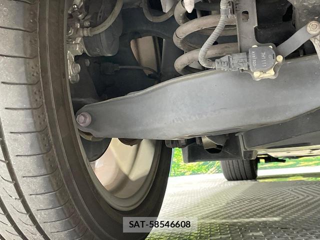 Toyota C-HR 2017-10 8646837-19