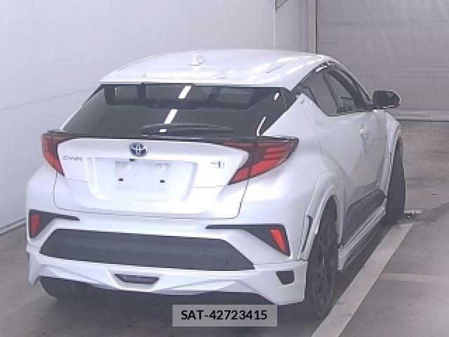 Toyota C-HR 2021-11 8647017-1
