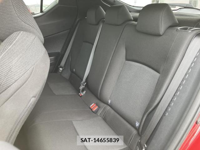 Toyota C-HR 2016-12 8647495-6
