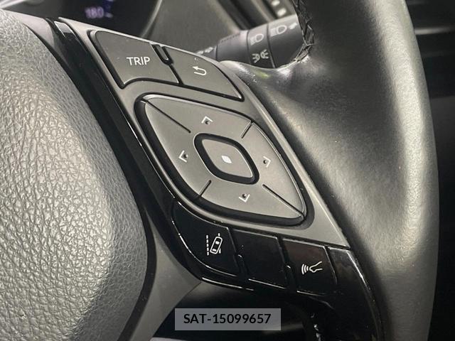 Toyota C-HR 2018-11 8647518-5