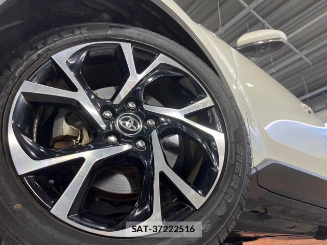 Toyota C-HR 2020-03 8647930-13