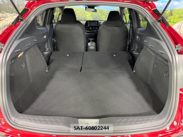 Toyota C-HR 2018-05 8647937-10