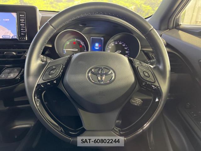 Toyota C-HR 2018-05 8647937-11