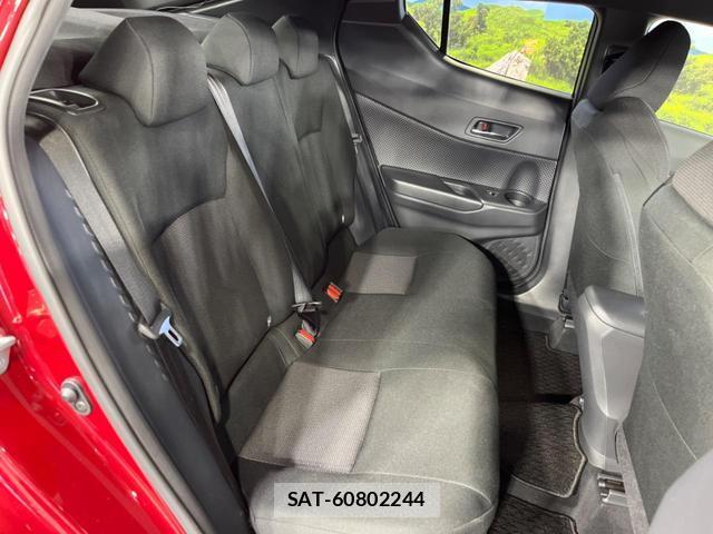 Toyota C-HR 2018-05 8647937-9