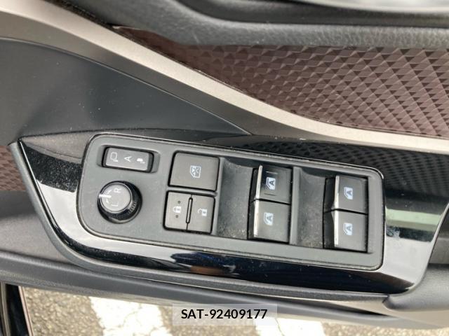 Toyota C-HR 2017-04 8648490-17