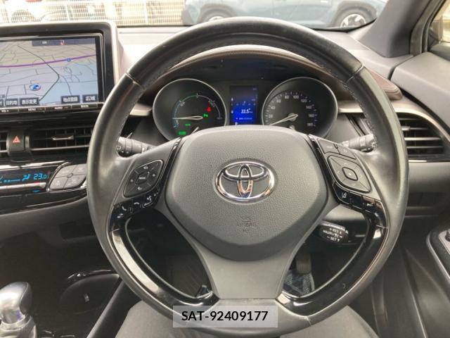 Toyota C-HR 2017-04 8648490-19