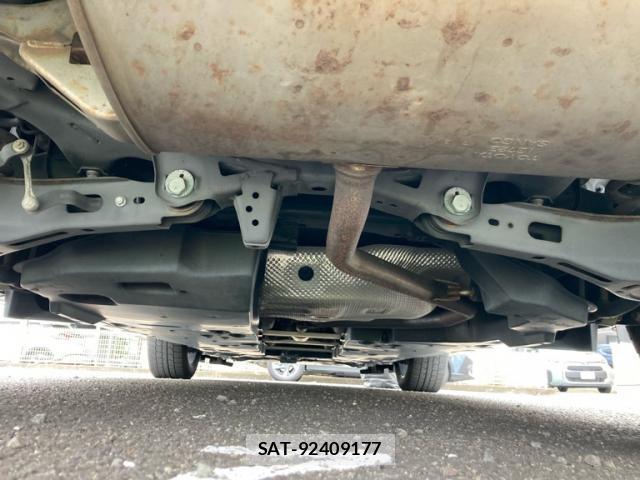 Toyota C-HR 2017-04 8648490-5