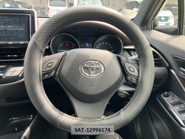 Toyota C-HR 2017-07 8648494-10