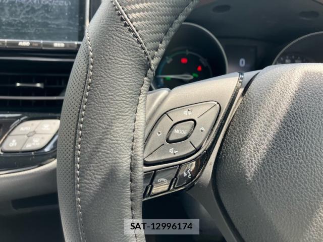 Toyota C-HR 2017-07 8648494-11