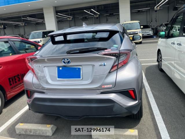 Toyota C-HR 2017-07 8648494-13