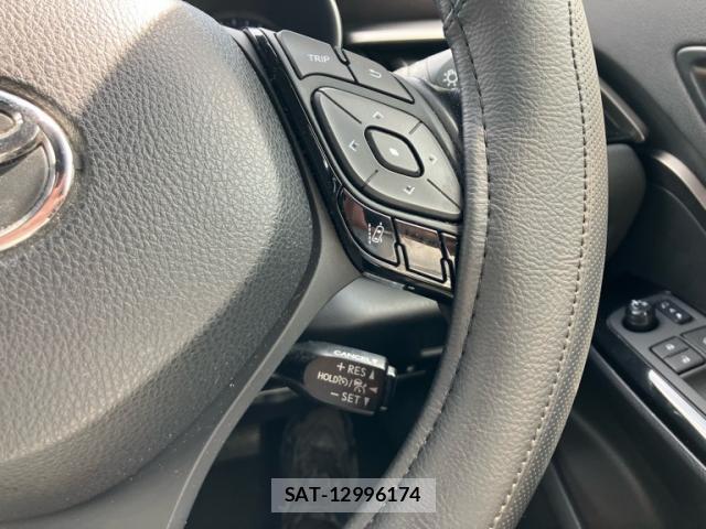 Toyota C-HR 2017-07 8648494-14