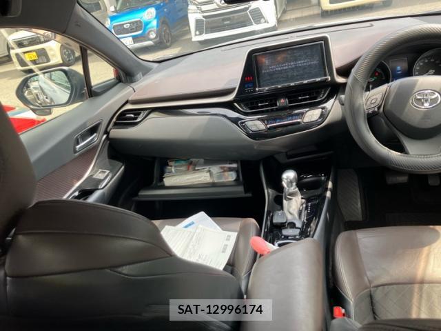 Toyota C-HR 2017-07 8648494-18
