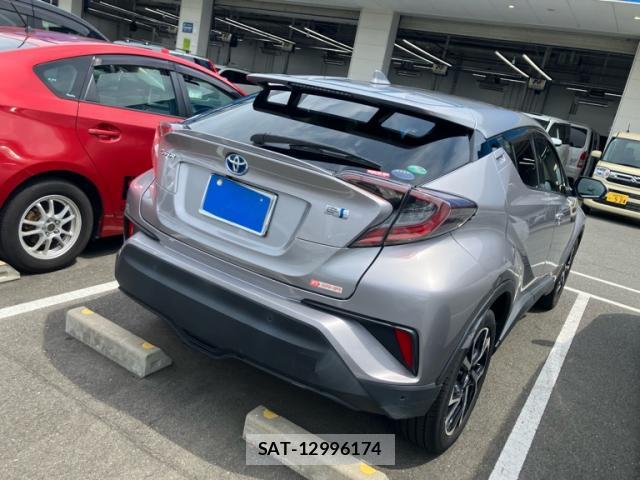 Toyota C-HR 2017-07 8648494-2