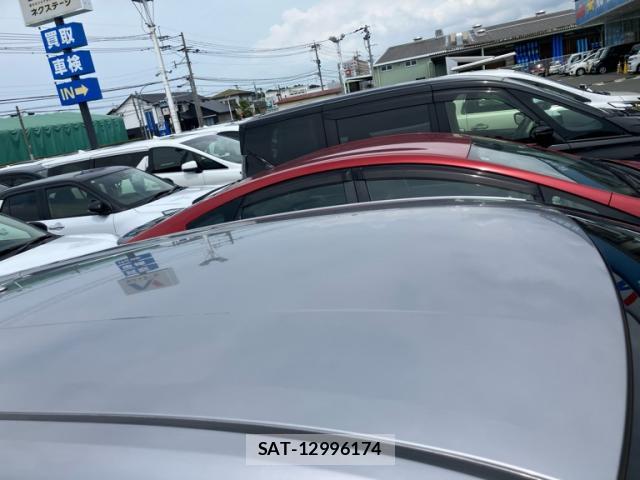 Toyota C-HR 2017-07 8648494-4