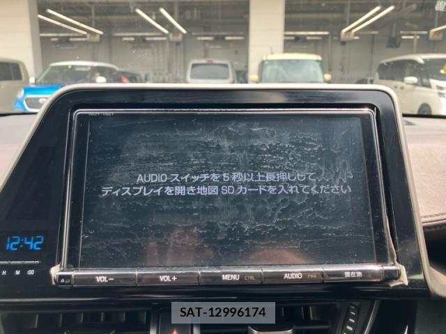 Toyota C-HR 2017-07 8648494-9