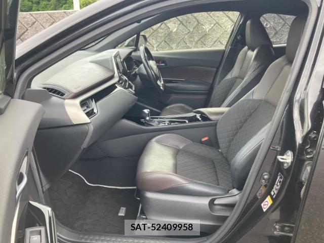 Toyota C-HR 2018-03 8648859-5