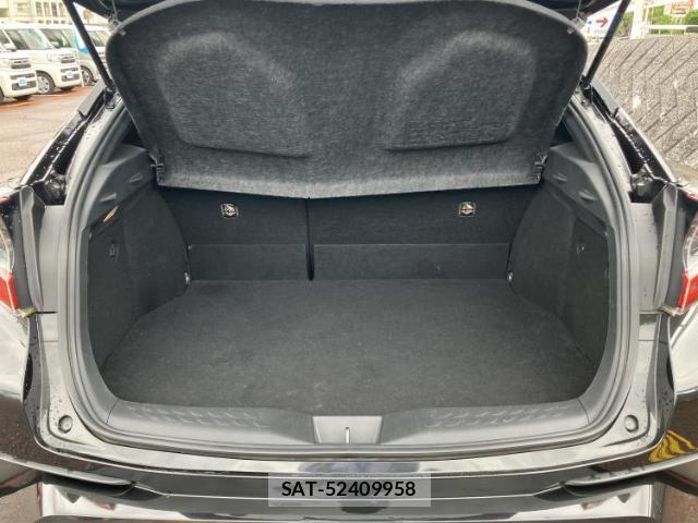 Toyota C-HR 2018-03 8648859-7