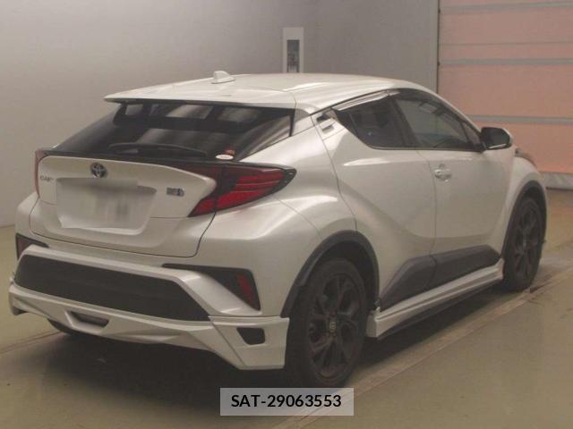 Toyota C-HR 2022-10 8648897-1