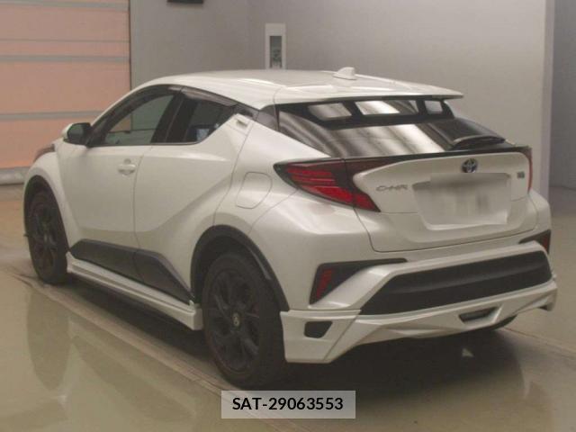 Toyota C-HR 2022-10 8648897-10
