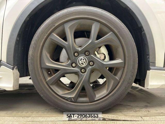 Toyota C-HR 2022-10 8648897-7
