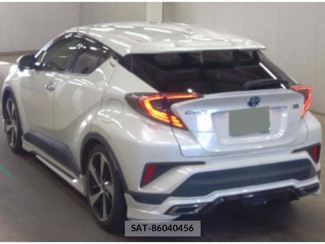 Toyota C-HR 2018-03 8648936-1