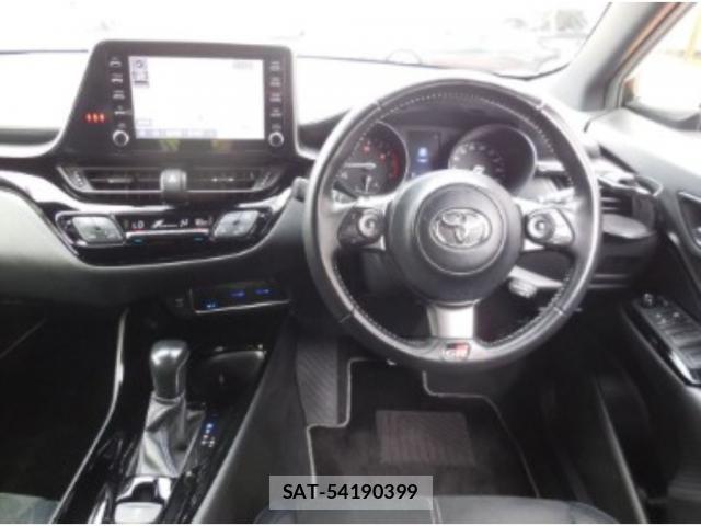 Toyota C-HR 2021-09 8648996-2