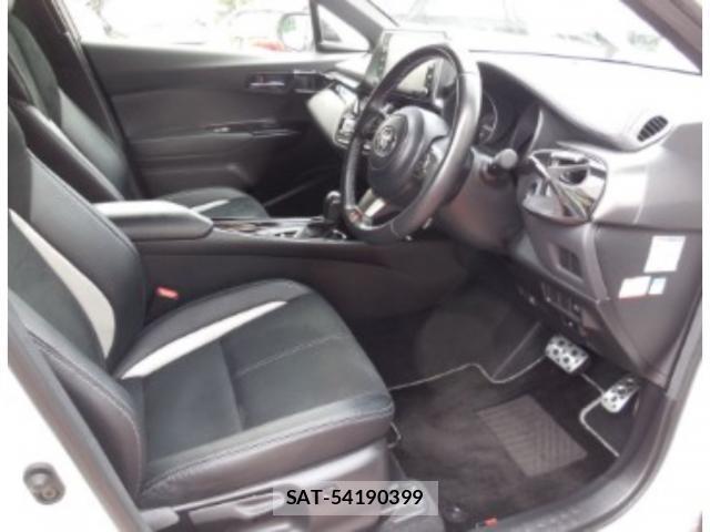 Toyota C-HR 2021-09 8648996-6
