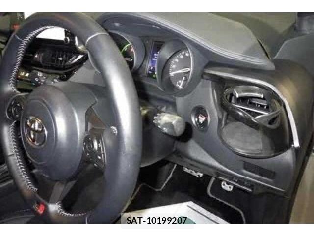 Toyota C-HR 2019-10 8649017-3