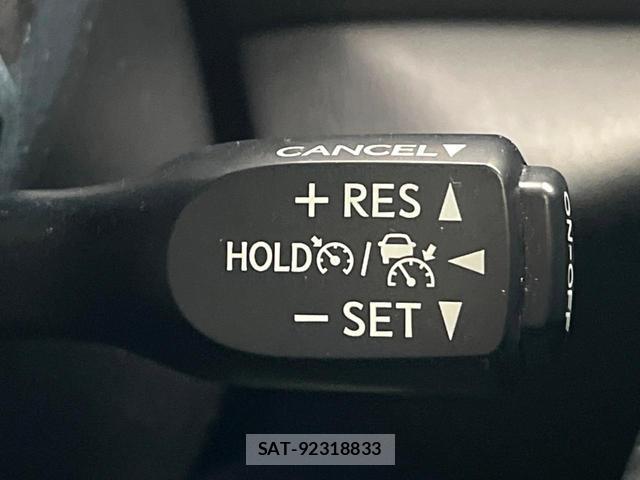 Toyota C-HR 2018-03 8649318-5