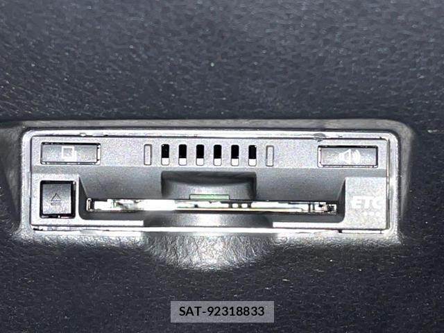 Toyota C-HR 2018-03 8649318-6