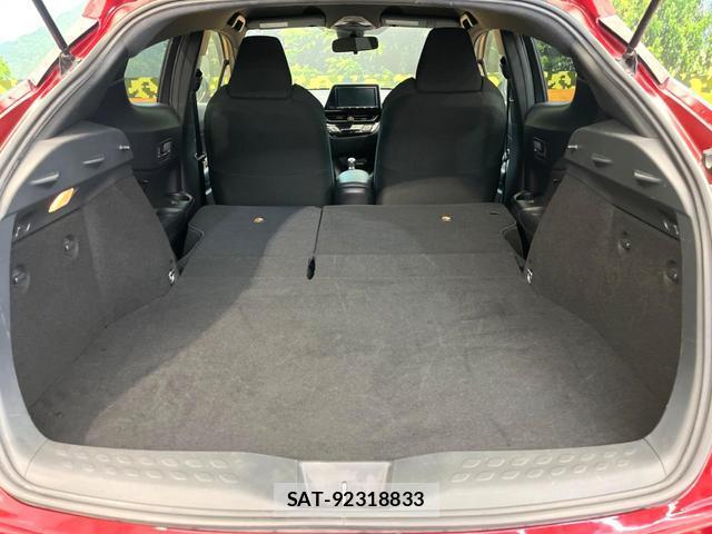 Toyota C-HR 2018-03 8649318-9