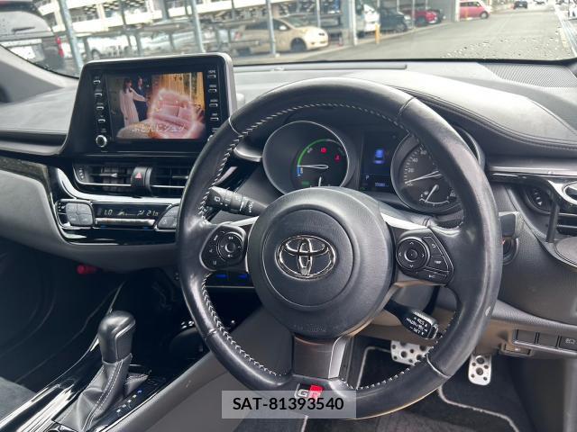 Toyota C-HR 2021-11 8649515-10