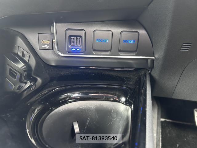 Toyota C-HR 2021-11 8649515-15