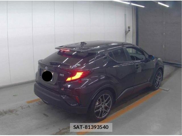 Toyota C-HR 2021-11 8649515-4