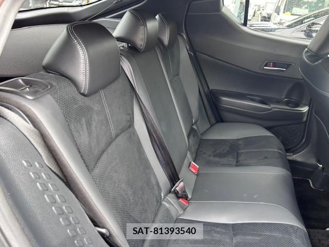 Toyota C-HR 2021-11 8649515-9