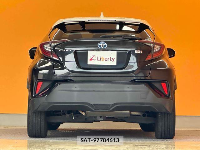 Toyota C-HR 2017-12 8650178-11